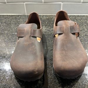 Birkenstock London oiled leather clogs